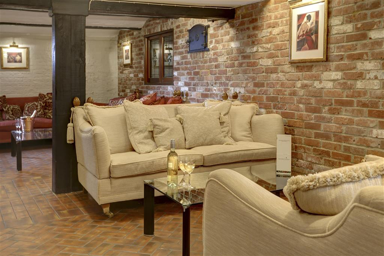 Public Area 5, Forest Lodge, Hampshire