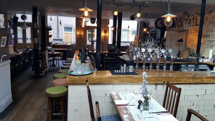 Food & Drinks 5, The Old Ship Inn Hackney, London