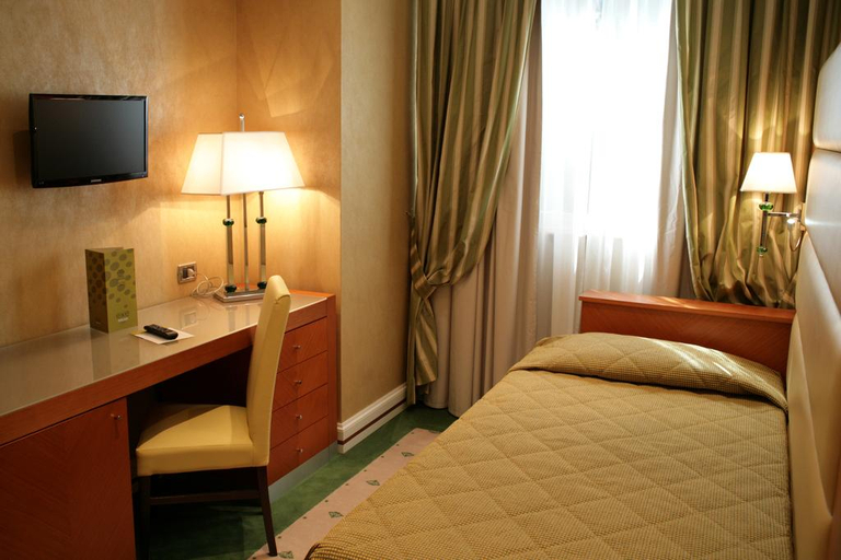 Bedroom 3, Perusia Hotel, Perugia