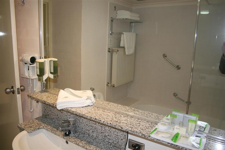 Bathroom 3, Grand Country Lodge Mittagong, Wingecarribee