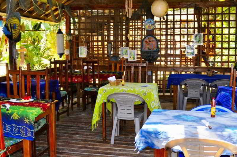 Food & Drinks 4, West Bay Lodge, Roatán