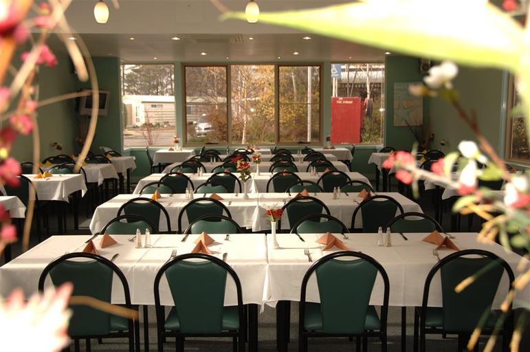 Food & Drinks 5, Sundown Villas, Symonston
