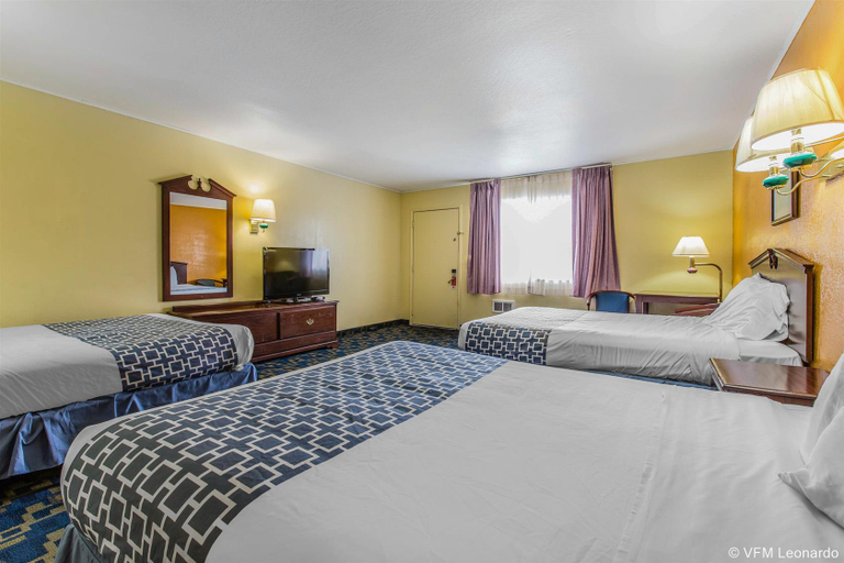 Bedroom 3, Econo Lodge, Del Norte