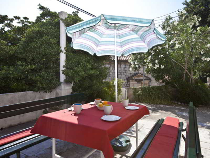 Food & Drinks, Apartment Gradac with garden next to beach and Old Town, Dubrovnik