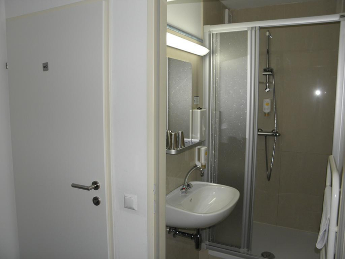 Bathroom 5, Hotel Donaustadt Kagran, Wien