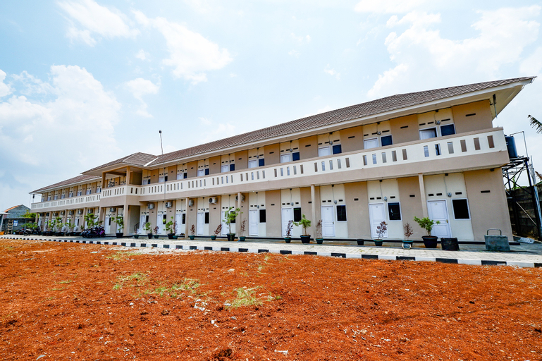 SPOT ON 2027 Putri Guest House Syariah, Brebes