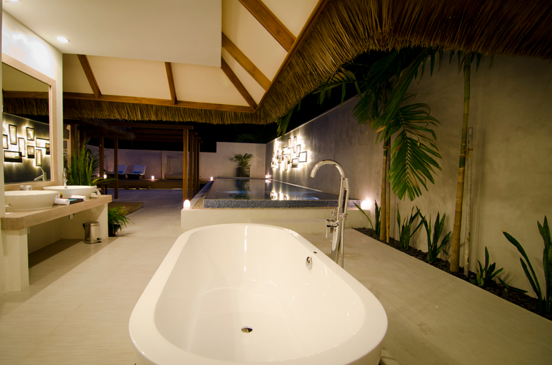 Bathroom, Kuramathi Island Resort, North Ari Atoll