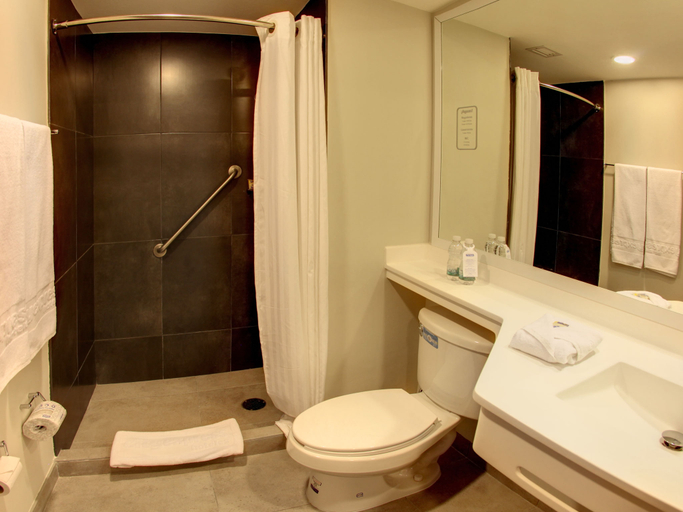 Bathroom 4, City Express By Marriott Durango, Durango