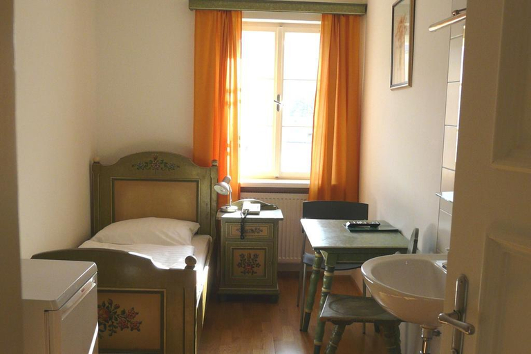 Bedroom 3, Hotel Schwarzes Rössl, Salzburg
