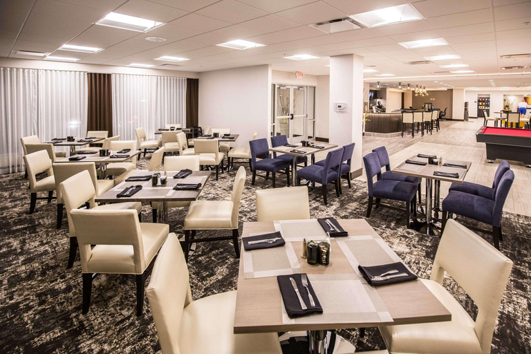 Food & Drinks 4, Wyndham Chicago O'Hare, Cook