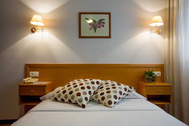 Bedroom 3, Hotel Costa Verde, Asturias