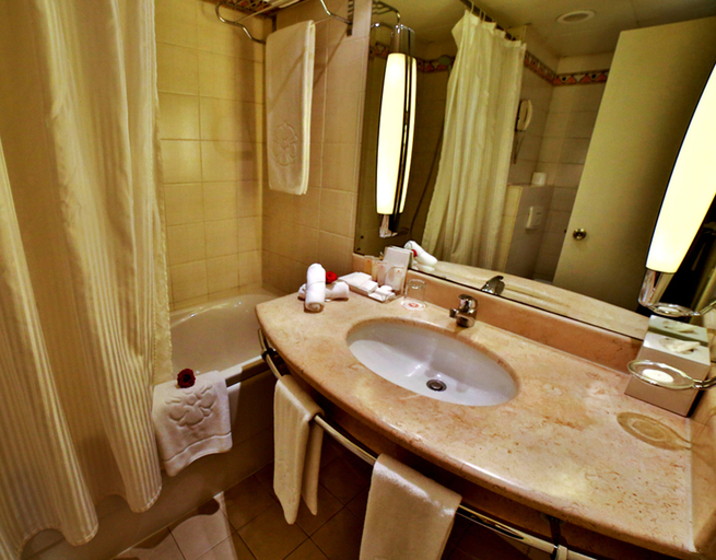 Bathroom 5, Lancaster Tamar Hotel, Baabda