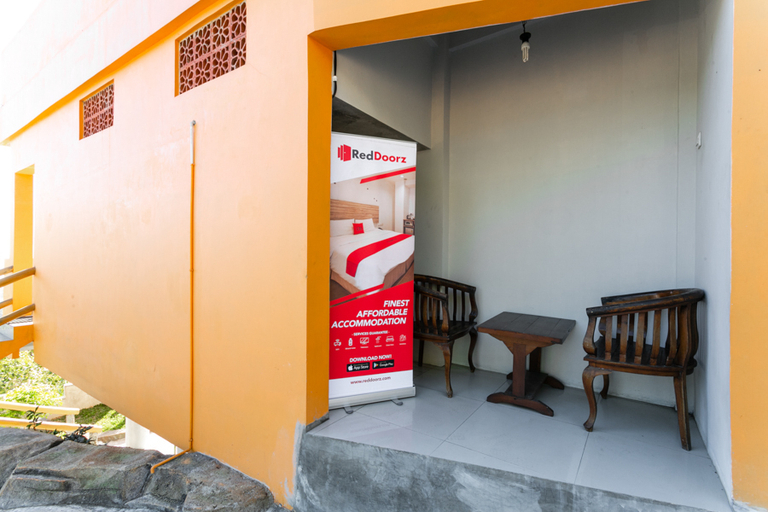 Public Area 2, RedDoorz near Parangtritis Beach, Bantul
