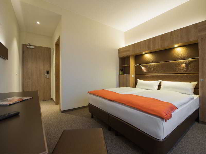 Bedroom 3, Motel Plus Berlin, Berlin