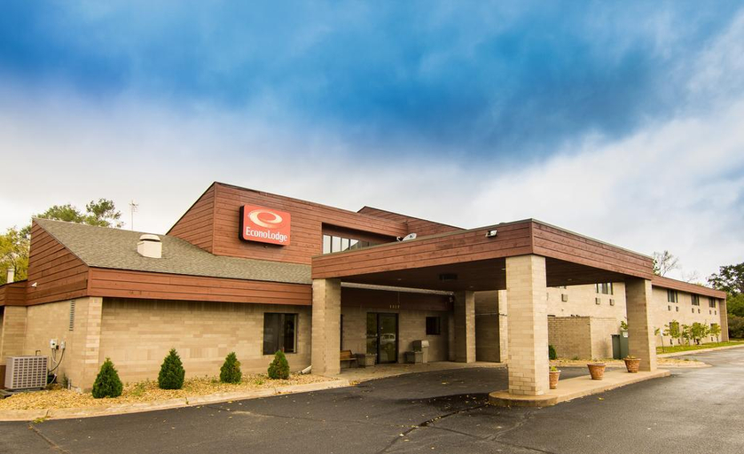 Exterior & Views 2, Coratel Inn & Suites By Jasper River Falls, Saint Croix