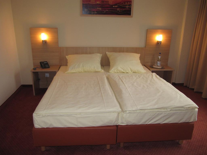 Bedroom 4, Opal Hotel, Birkenfeld