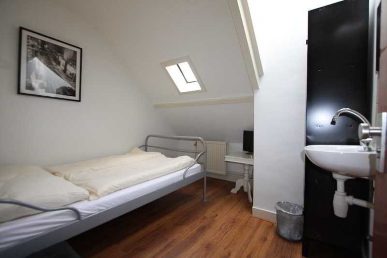 Bedroom 2, Budget Hotel Hortus, Amsterdam