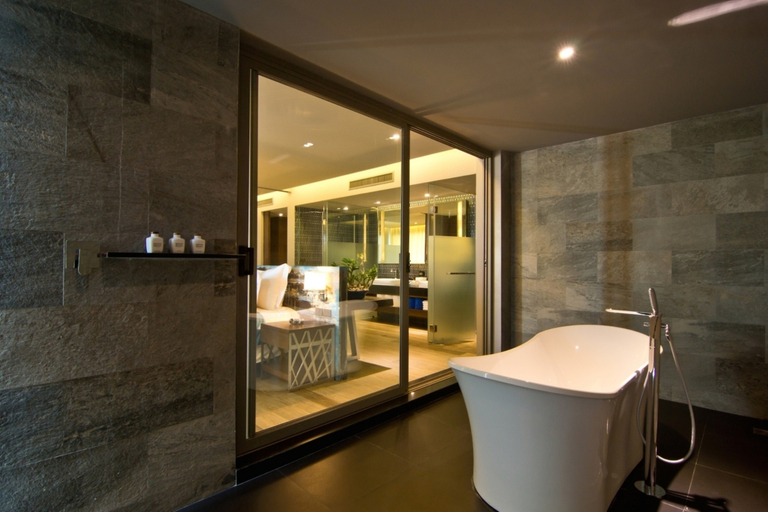 Bathroom 5, Le Coral Resort and Spa, Takua Thung