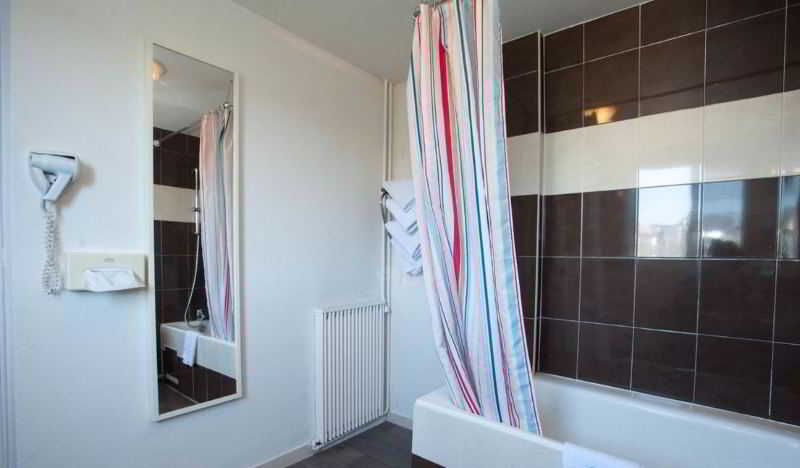 Bathroom 5, Grand Hotel de Paris, Paris