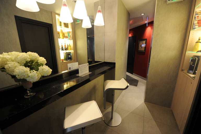 Bathroom 4, The Originals Boutique Hôtel du Vieux Saule, Paris, Paris