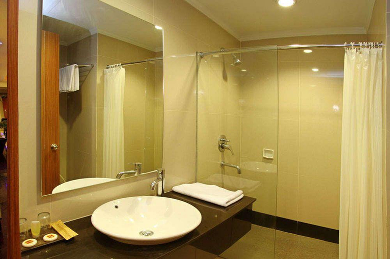 Bathroom 4, Pangeran City Hotel, Padang