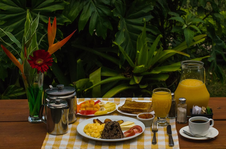 Food & Drinks 5, Hotel Cipreses, Puntarenas