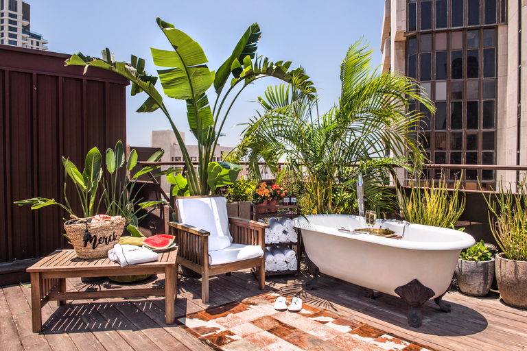 Bathroom 5, Brown TLV