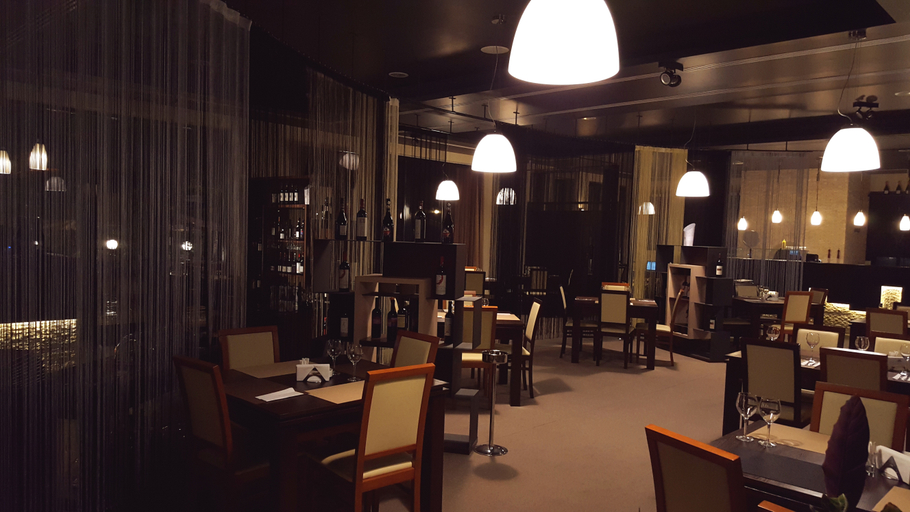 Food & Drinks 5, Hotel Galaxy, Dumbravita