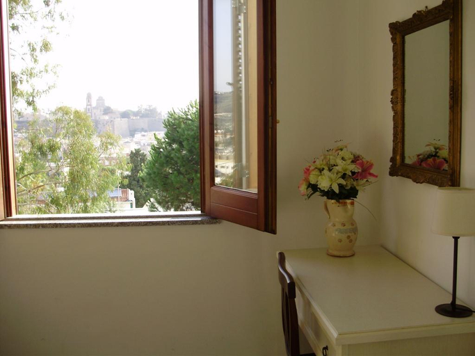 Bedroom 3, Villa Diana, Messina