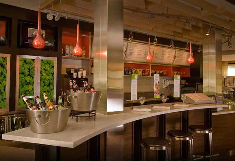 Food & Drinks 5, Courtyard Seattle Southcenter, Tukwila
