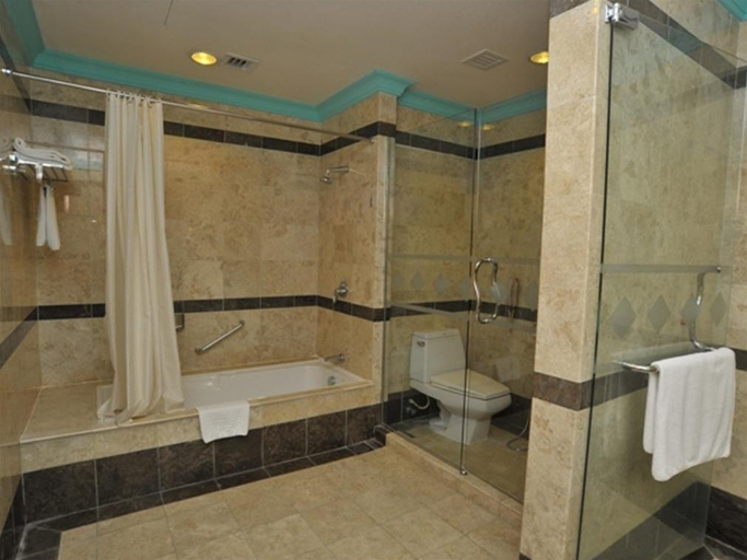Bathroom 4, Emerald Puteri Hotel, Kuala Muda