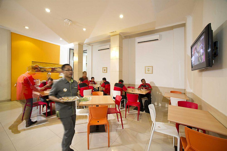 Public Area 3, Zuri Express Hotel Pekanbaru by ZHM, Pekanbaru