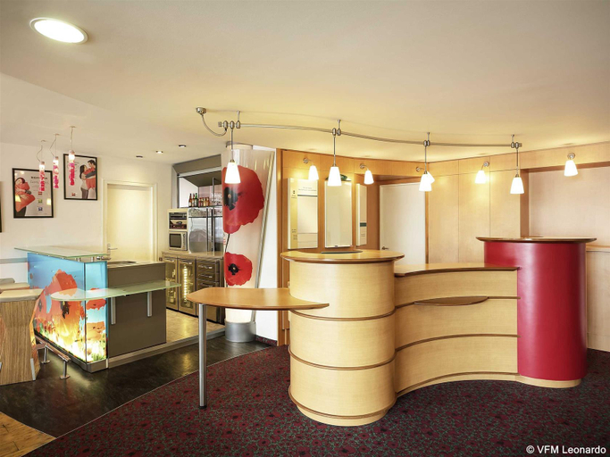 Public Area 2, ibis Narbonne, Aude