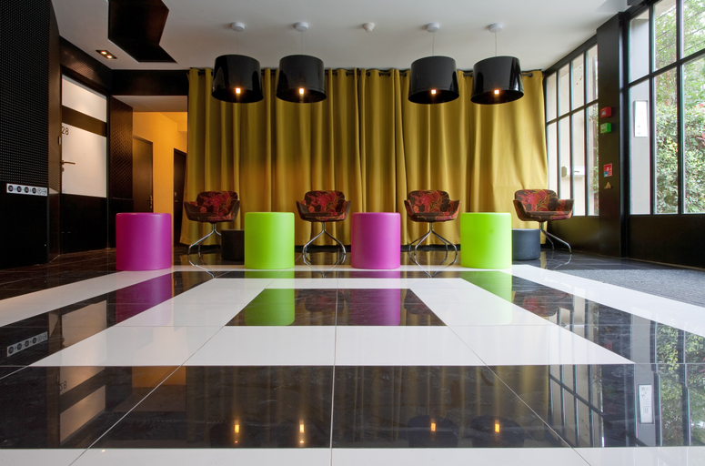 Public Area 3, Hôtel Montmorency, Aude