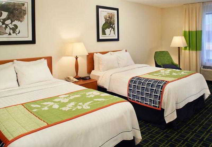 Bedroom 3, Fairfield Inn & Suites Indianapolis East, Indianapolis