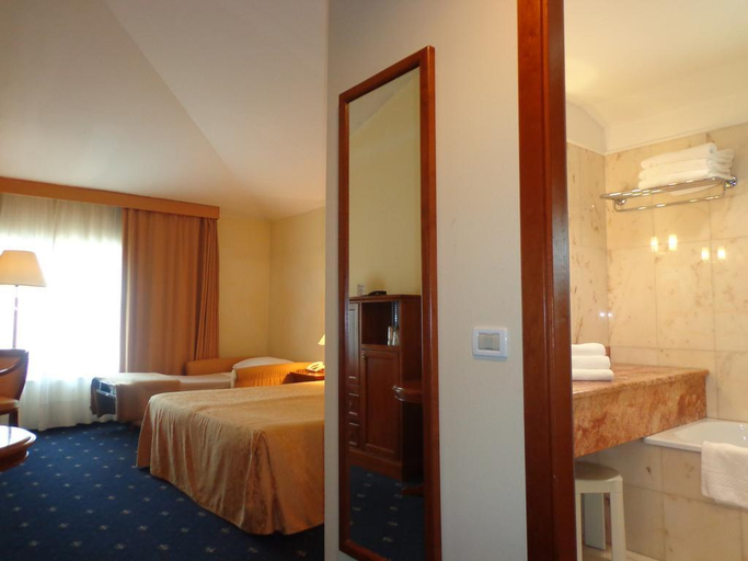 Bedroom 4, Park Affi, Verona