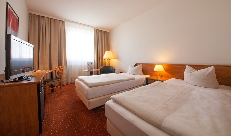 Bedroom 2, Novina Sudwestpark Hotel, Nürnberg