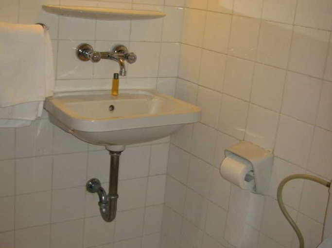 Bathroom 4, Hotel Efes, Menderes