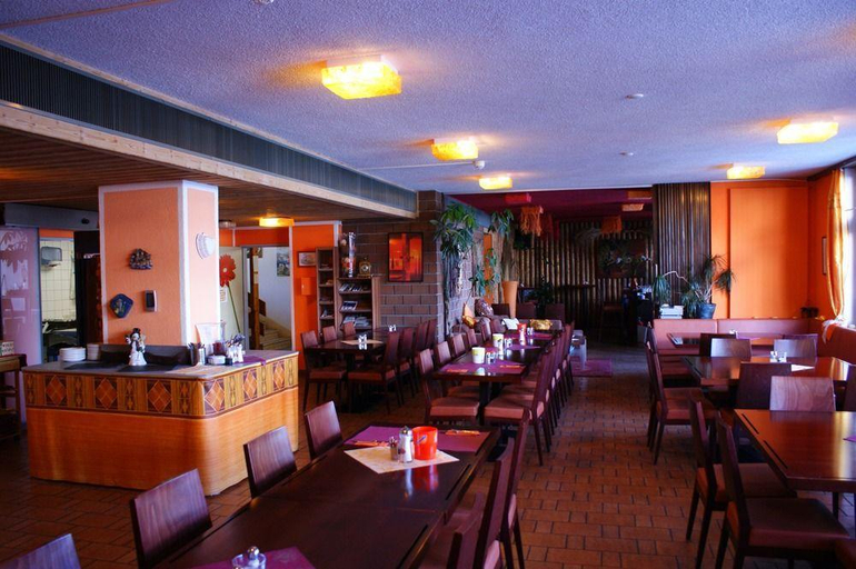 Food & Drinks