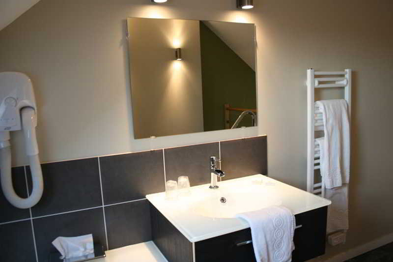 Bathroom 2, Auberge Normande, Manche