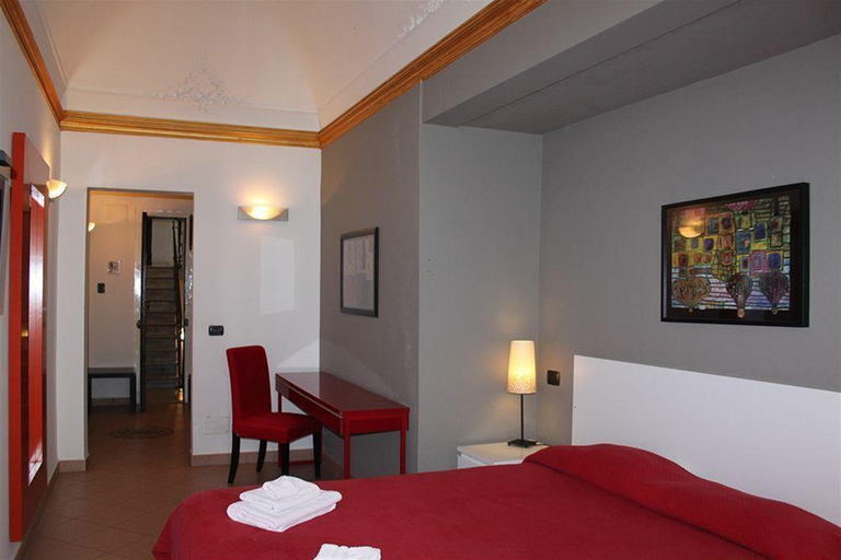 Bedroom 3, Opera, Catania