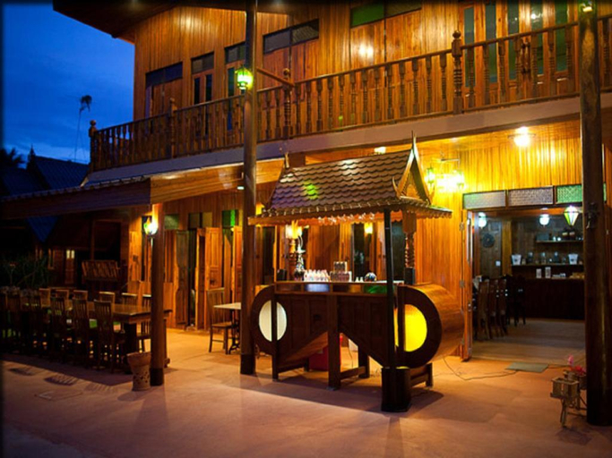 Public Area 3, Srisawat Resort, Cha-Am