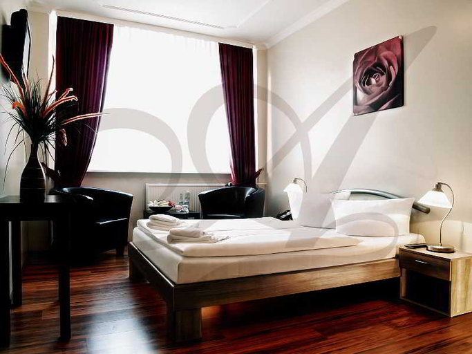 Bedroom 3, Agas Hotel, Berlin