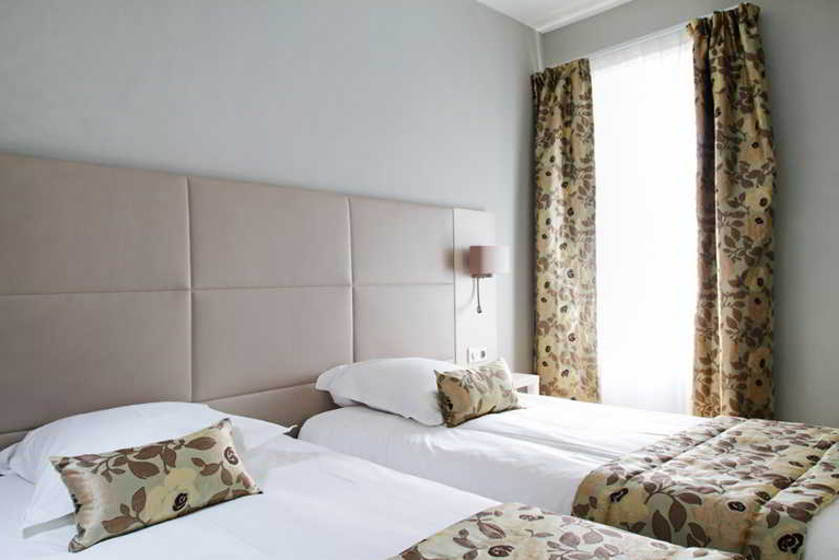 Bedroom 4, Grand Hôtel de L'Europe, Finistère