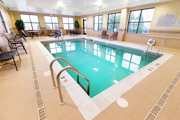 Sport & Beauty 2, Hampton Inn Waynesburg, Greene