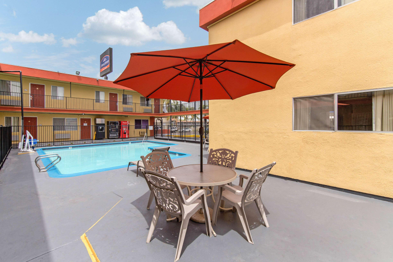 Sport & Beauty 5, Howard Johnson  & Suites by Wyndham Chula Vista, San Diego