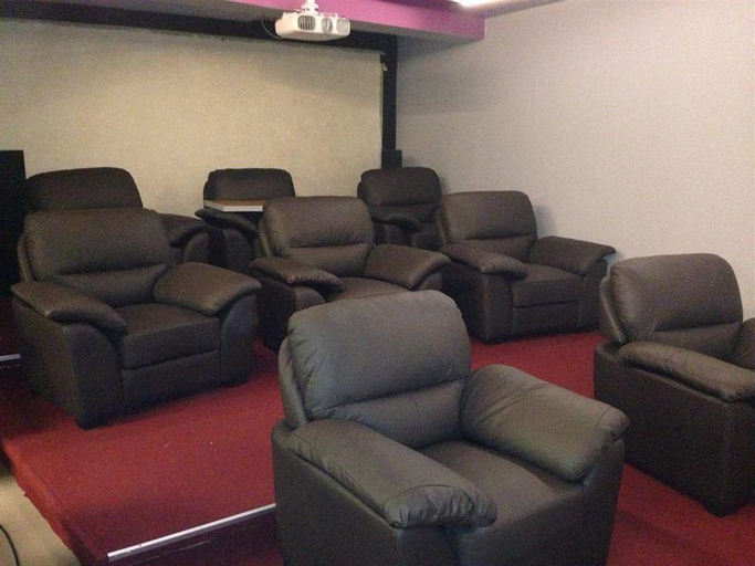 Public Area 3, Hotel Zum Lowen, Groß-Gerau