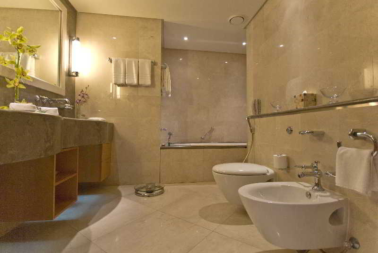 Bathroom 5, Marina Hotel, Salmiya
