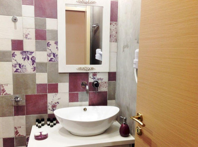 Bathroom 4, Aphrodite Studios, South Aegean