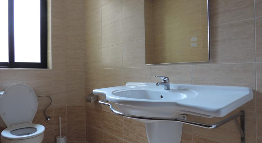 Bathroom, Euro Club Hotel, Saint Paul's Bay